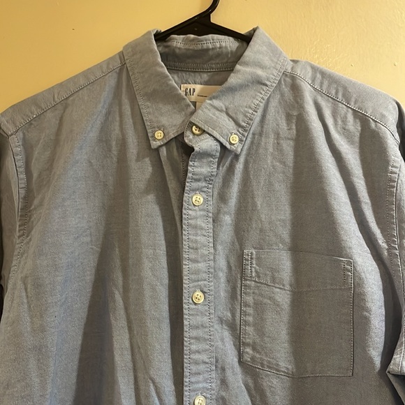 Gap large button down - Picture 3 of 3